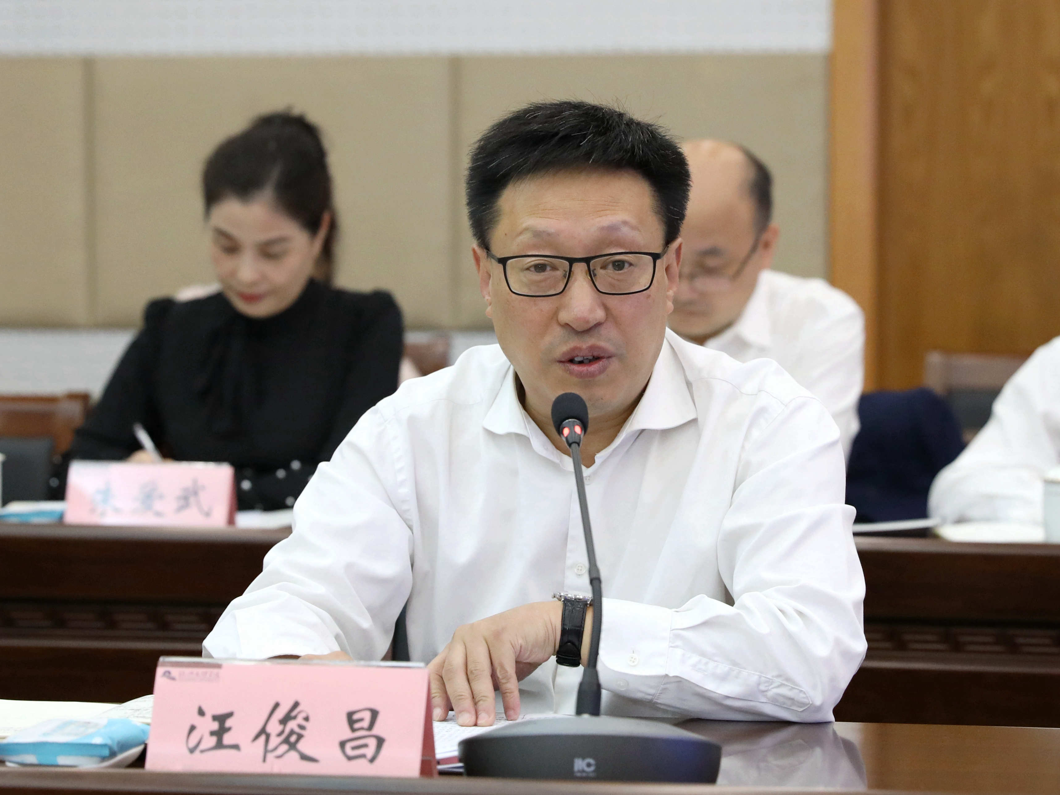 市政协主席魏伟一行调研绍兴大学创建工作