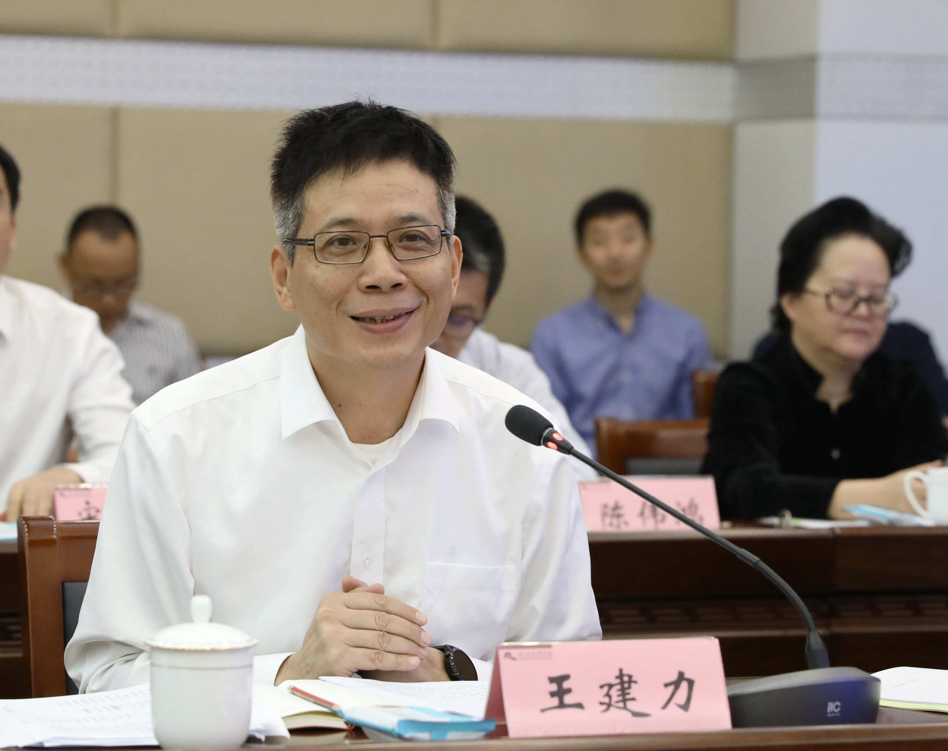 市政协主席魏伟一行调研绍兴大学创建工作